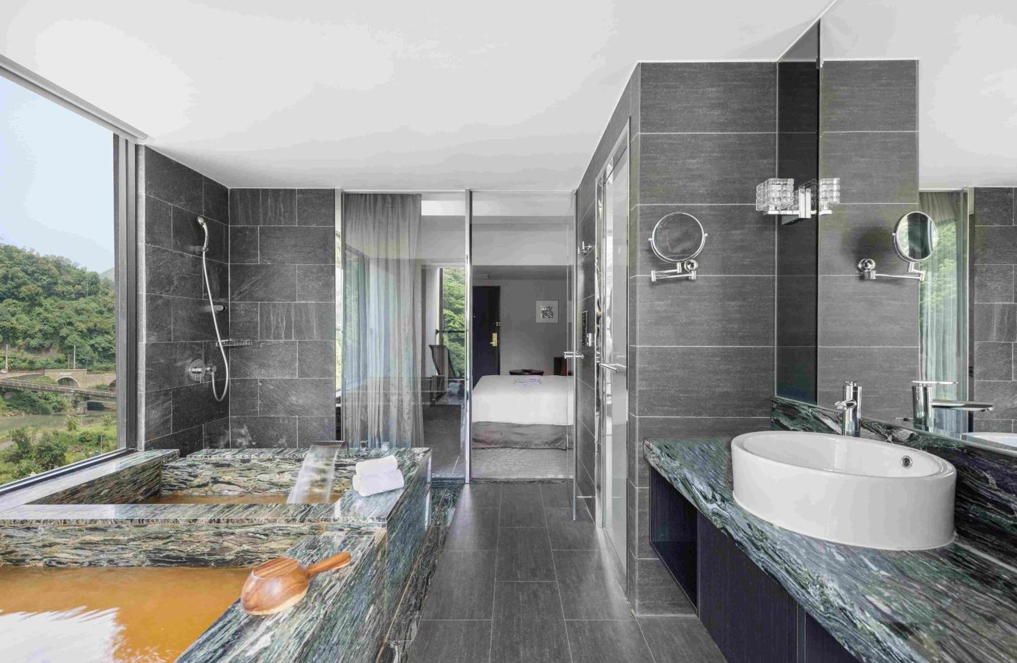 Lakeshore Hotel Суао Екстериор снимка